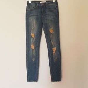 NWOT-KanCan Destroyed frayed skinny ankle Jeans